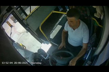 Otobüs şoföründen takdir edilecek hareket