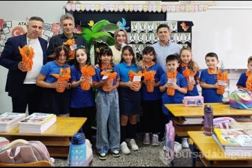 Minikler, gelecekleri için ağaç dikti