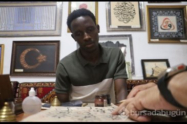 Ugandalı öğrenci Sivas'ta hattat oldu