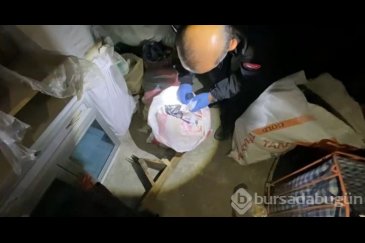 Polis çatı katındaki çuvallarda 15 bin uyuşt...