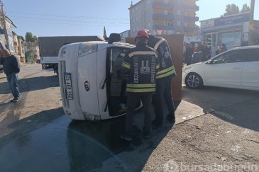 Üç araç birbirine girdi, Can pazarı yaşandı