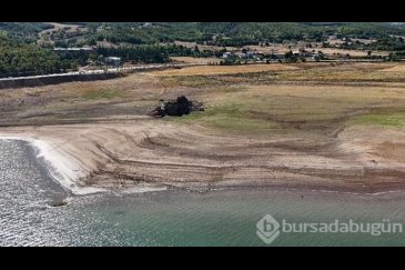 Sular çekildi, barajın ortasındaki kayalık k...