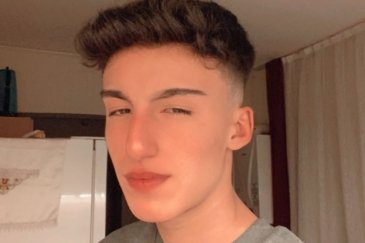 Çakmak gazı ikizleri ayırdı
