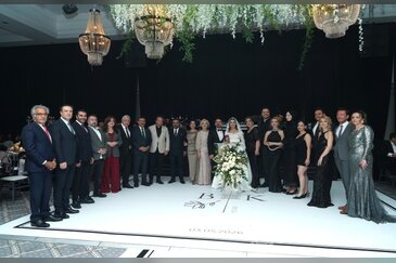 Bursa'da seçkin isimleri buluşturan düğün