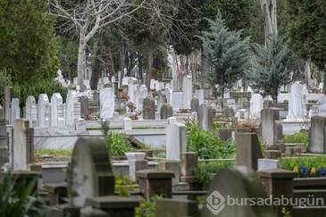Bursa'da asırlık mezar taşları! Her biri tar...