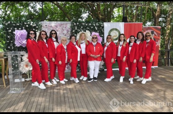Türk Anneler Derneği Bursa Şubesi'nden Anneler Günü'nde defile