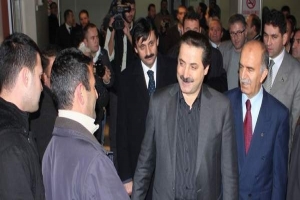 BAKAN &Ccedil;ELİK YENİ YILA KARAKOLDA POLİSLERLE GİRDİ