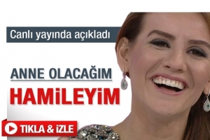 CANLI YAYINDA HAMİLE OLDUĞUNU A&Ccedil;IKLADI