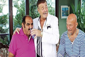 ŞAHİN K.'DAN BURCU ESMERSOY'A MESAJ