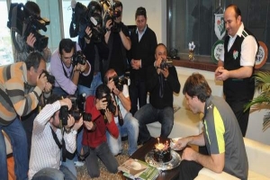 BURSASPOR'DAN GAZETECİLERE KUTLAMA