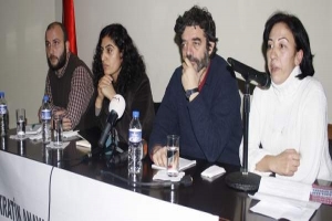 BDP'LİLER BARO EVİNDE ATAT&Uuml;RK MASKINI İNDİRDİLER