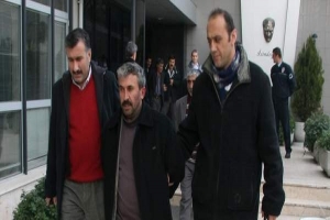 &Ccedil;ALDIKLARI OTOMOBİLİ BİR G&Uuml;NDE 3 KİŞİYE SATTILAR