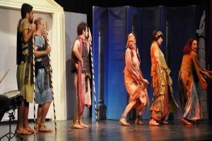 POLİSLER TİYATRO İLE STRES ATTI