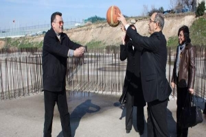 BİTMEYEN SPOR TESİSİ İ&Ccedil;İN BASKETBOLLU EYLEM