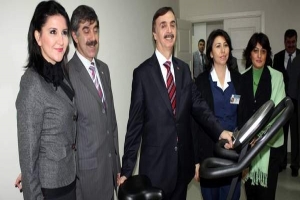 ZENGİN YAŞLILAR HUZUR SARAYI'NDA YAŞAYACAK