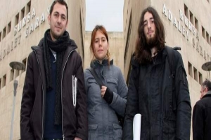 BAŞBAKANA HAKARETLE SU&Ccedil;LANAN GEN&Ccedil;LER BERAAT ETTİ
