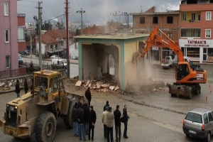 TRAFOYU YIKIP KAVŞAK YAPACAKLAR