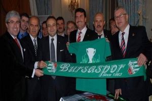 BR&Uuml;KSEL'DE BURSA GECESİ COŞKUSU