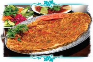 YEDİKLERİ LAHMACUNDAN ZEHİRLENDİLER