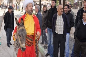 NOSTALJİK TRAMVAYA EŞEKLİ PROTESTO