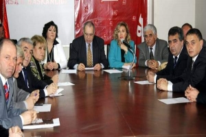 DEMOKRAT PARTİ'DE YENİ D&Ouml;NEM