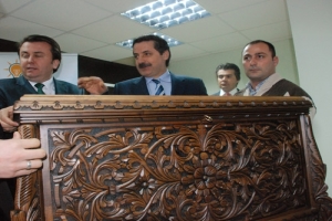 &Ccedil;ELİK'TEN CHP LİDERİNE İMALI TEŞEKK&Uuml;R