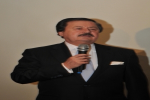CAVİT &Ccedil;AĞLAR: BİR AVU&Ccedil; MEZAR YERİM BİLE YOK!