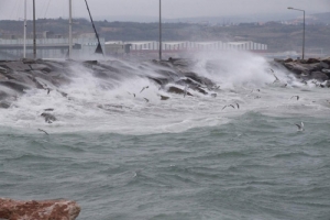 MARMARA DENİZİ'NDE FIRTINA
