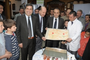 İNEG&Ouml;L KENT M&Uuml;ZESİ'NDE HAT VE EBRU SERGİSİ
