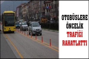 OTOB&Uuml;SLERE &Ouml;NCELİK TRAFİĞİ RAHATLATTI