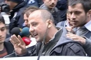 GAZETECİLERİN G&Ouml;ZALTINA ALINMASI DIŞ BASINDA