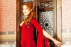 H&Uuml;RREM SULTAN FİTNECİ DEĞİLDİR