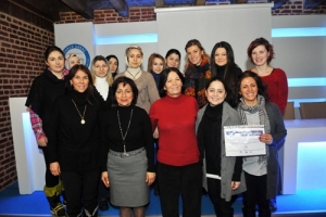 &Ouml;ĞRENCİLERDEN ŞİDDET MAĞDURU KADINLARA DESTEK