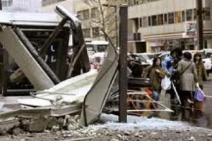 DEPREME METRO İSTASYONUNDA B&Ouml;YLE YAKALANDILAR