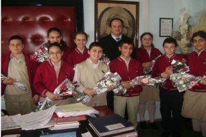 DOKTORLARA &Ccedil;İ&Ccedil;EKLİ KUTLAMA