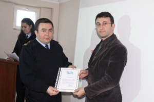 BAŞARILI POLİSLER ALTINLA &Ouml;D&Uuml;LLENDİRİLDİ