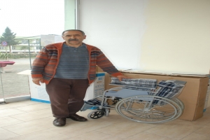 DİDİMLİLERCE TOPLANAN KAPAKLAR TEKERLEKLİ SANDALYE'YE D&Ouml;N&Uuml;ŞT&Uuml;