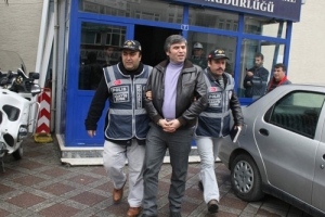 AVUKATLIK B&Uuml;ROSUNDA BİR KİŞİYİ VURDUĞU İDDİA EDİLEN ZANLI YAKALANDI
