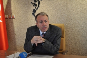 "SUYUMUZLA &Ouml;V&Uuml;N&Uuml;YORUZ"
