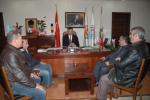 GEMLİK'TE YILMAZ'A TEBRİK ZİYARETLERİ S&Uuml;R&Uuml;YOR
