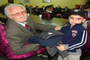 HUZUREVİ SAKİNLERİ MORAL DEPOLADI