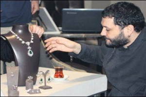 M&Uuml;CEVHER ALACAK KİMSESİ YOK!