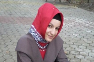 İKİ &Ccedil;OCUK ANNESİ KADIN KA&Ccedil;IRILDI