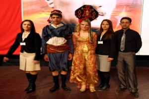 EŞME KİLİMİ İLGİN&Ccedil; SA&Ccedil; MODELİNE İLHAM KAYNAĞI OLDU
