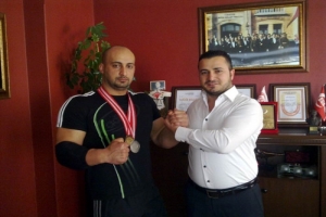ŞAMPİYON SPORCU BELEDİYESPOR'DA