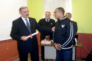 CEHALETLE GİRDİKLERİ CEZAEVİNDEN AYDINLANARAK &Ccedil;IKACAKLAR