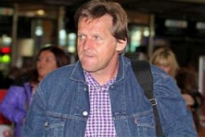 SCHUSTER'DEN GAZETECİLERE TEPKİ
