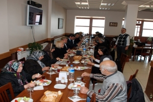 MUDANYALI YAŞLILAR KAHVALTIDA BULUŞTU