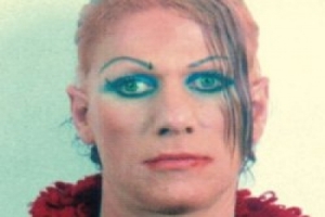 KESİK BAŞ TRAVESTİ ŞERİF'E AİT