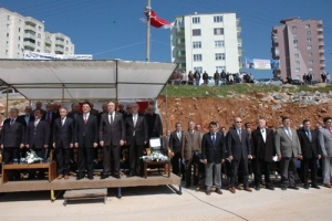 MUSTAFA KEMAL İLK&Ouml;ĞRETİM OKULU'NUN TEMELİ ATILDI